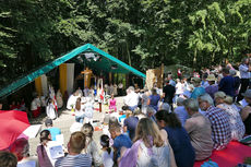 Festgottesdienst zum 1.000 Todestag des Heiligen Heimerads auf dem Hasunger Berg (Foto: Karl-Franz Thiede)